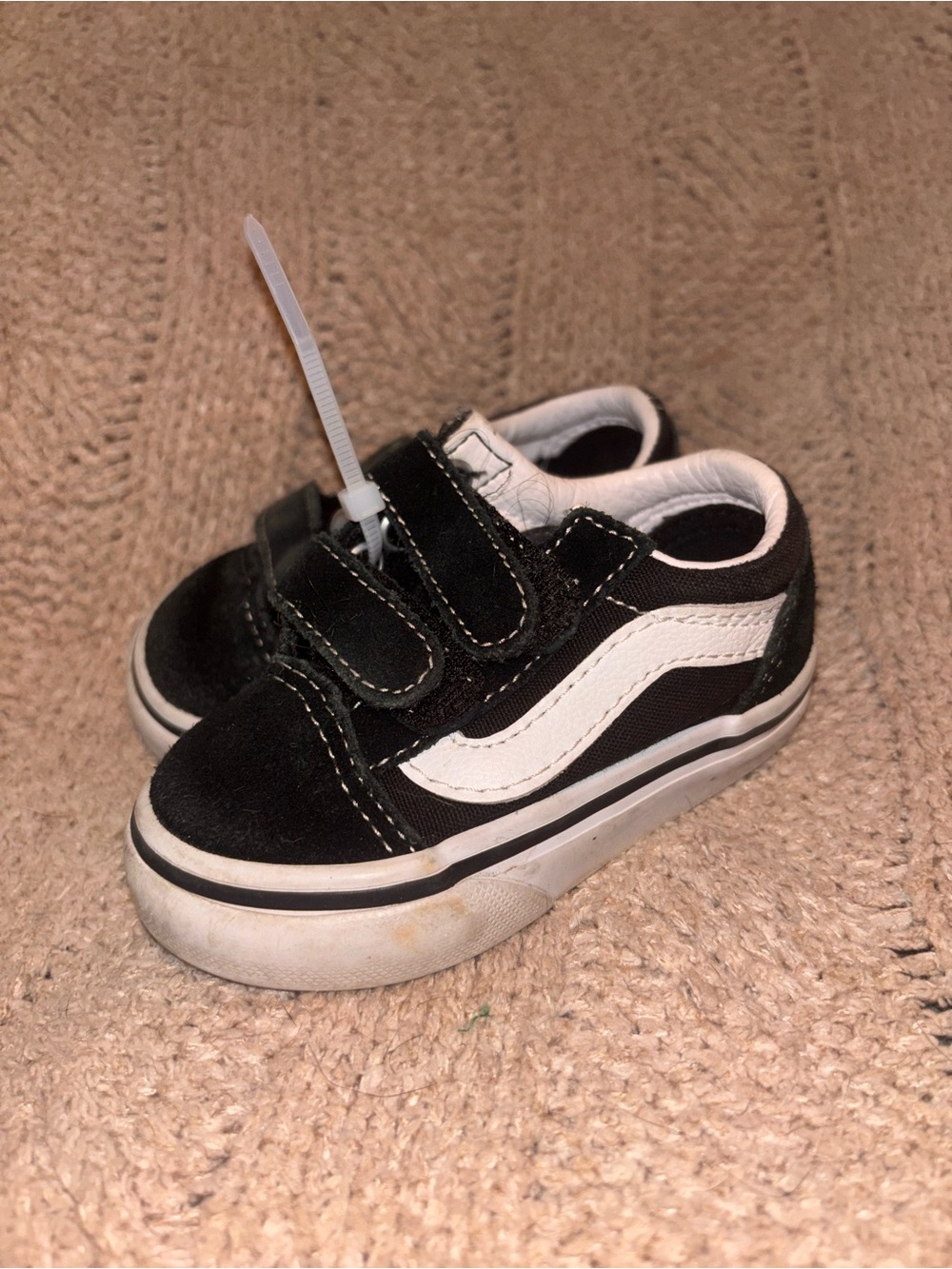 Vans Old Skool V Black White Velcro Toddler Sneakers Size 4 US